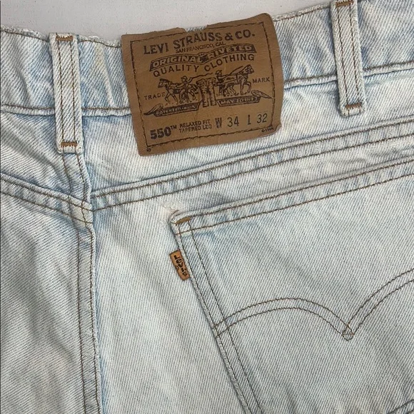 Vintage Levi’s Distressed Denim Shorts - Picture 5 of 10